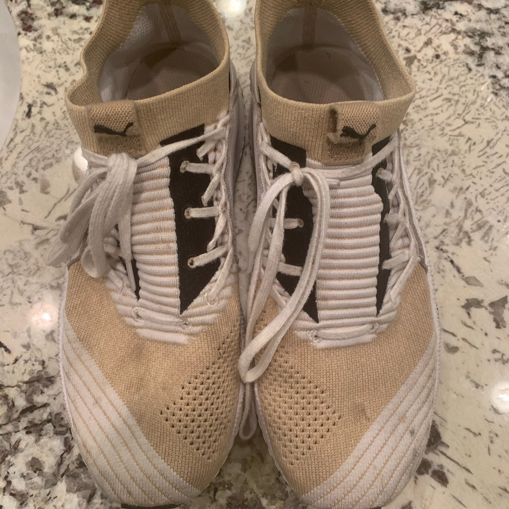 PUMA TENNIS SHOES